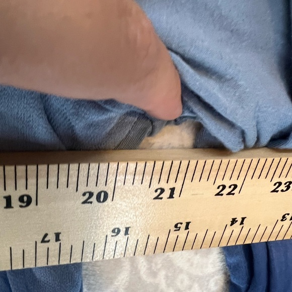 CHICOS SIZE 2 M/L NAVY BLUE OMBRÉ FLOWY TOP - Picture 9 of 9